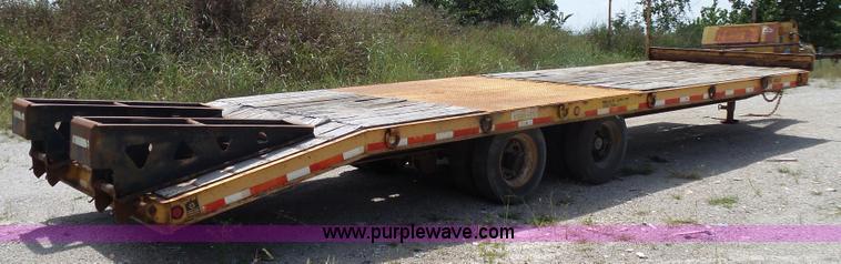 image for item BM9676 2000 Trail King TK40LP-2800 equipment trailer