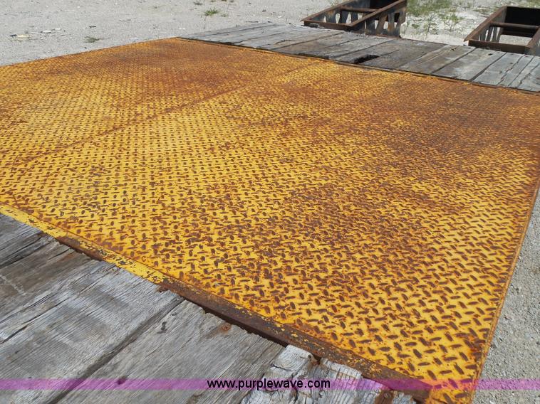 image for item BM9676 2000 Trail King TK40LP-2800 equipment trailer