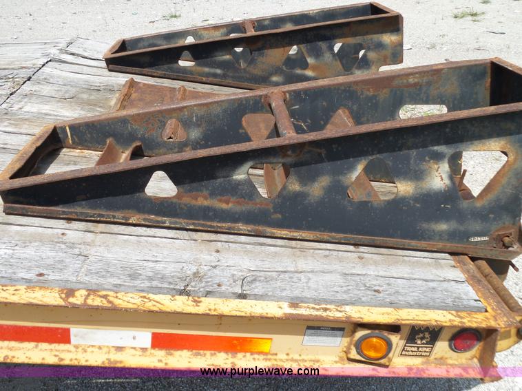 image for item BM9676 2000 Trail King TK40LP-2800 equipment trailer