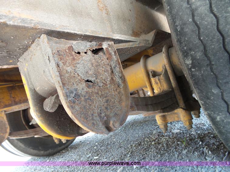 image for item BM9676 2000 Trail King TK40LP-2800 equipment trailer