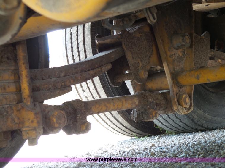 image for item BM9676 2000 Trail King TK40LP-2800 equipment trailer