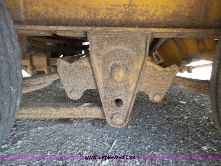 image for item BM9676 2000 Trail King TK40LP-2800 equipment trailer