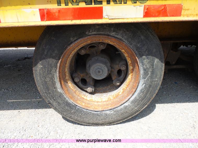 image for item BM9676 2000 Trail King TK40LP-2800 equipment trailer