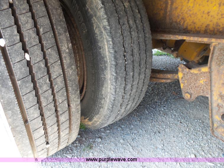 image for item BM9676 2000 Trail King TK40LP-2800 equipment trailer