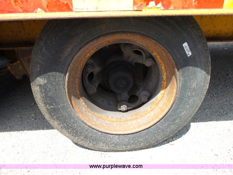 image for item BM9676 2000 Trail King TK40LP-2800 equipment trailer