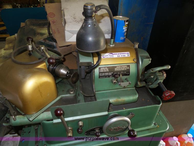 Sioux 685L valve grinding machine in Alexandria, NE Item BX9180 sold