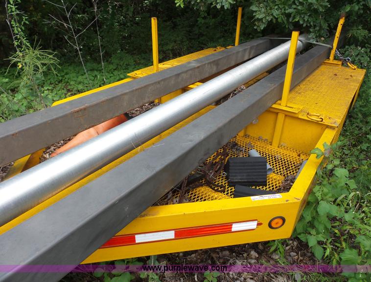 image for item BX9305 2009 CZ Engineering pipe trailer