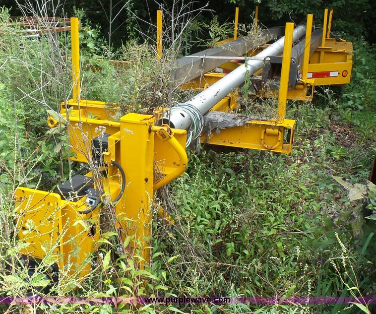 image for item BX9305 2009 CZ Engineering pipe trailer