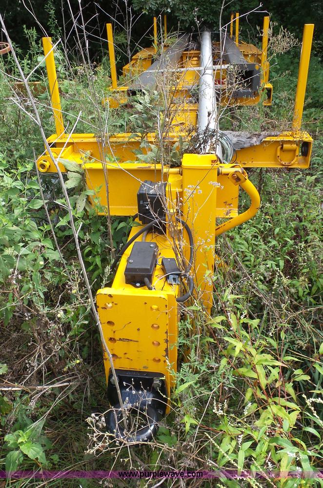 image for item BX9305 2009 CZ Engineering pipe trailer