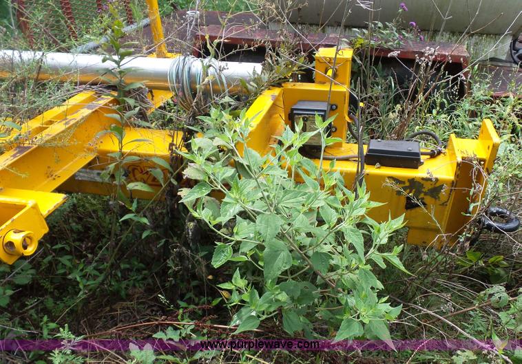 image for item BX9305 2009 CZ Engineering pipe trailer