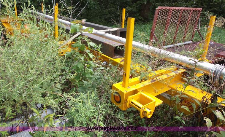 image for item BX9305 2009 CZ Engineering pipe trailer