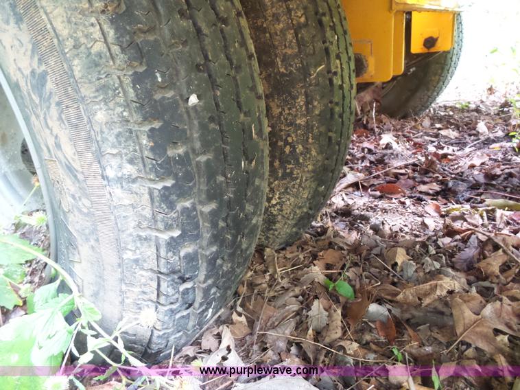 image for item BX9305 2009 CZ Engineering pipe trailer