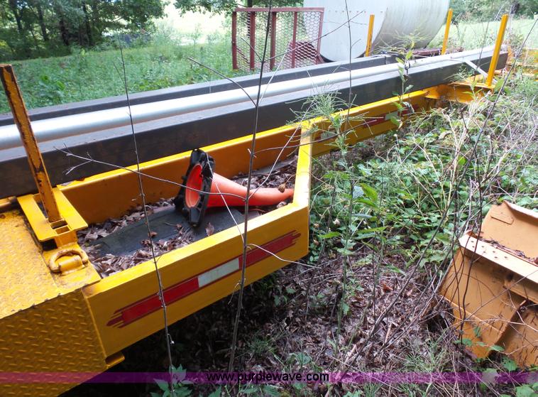 image for item BX9305 2009 CZ Engineering pipe trailer