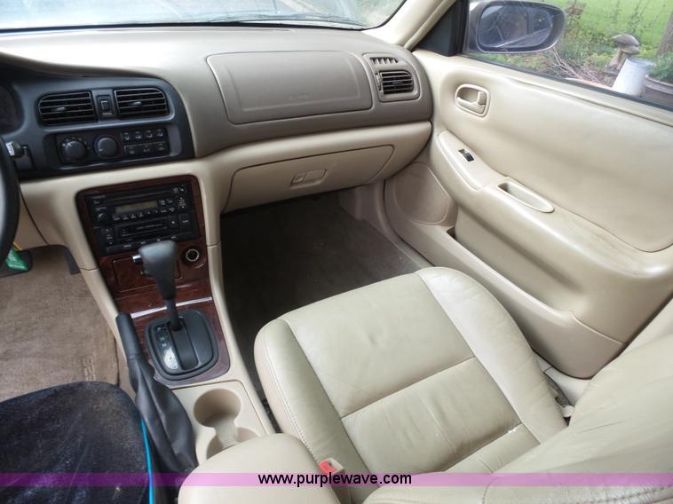 image for item BY9575 1999 Mazda 626 ES