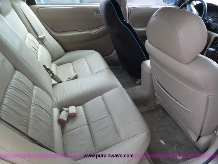 image for item BY9575 1999 Mazda 626 ES