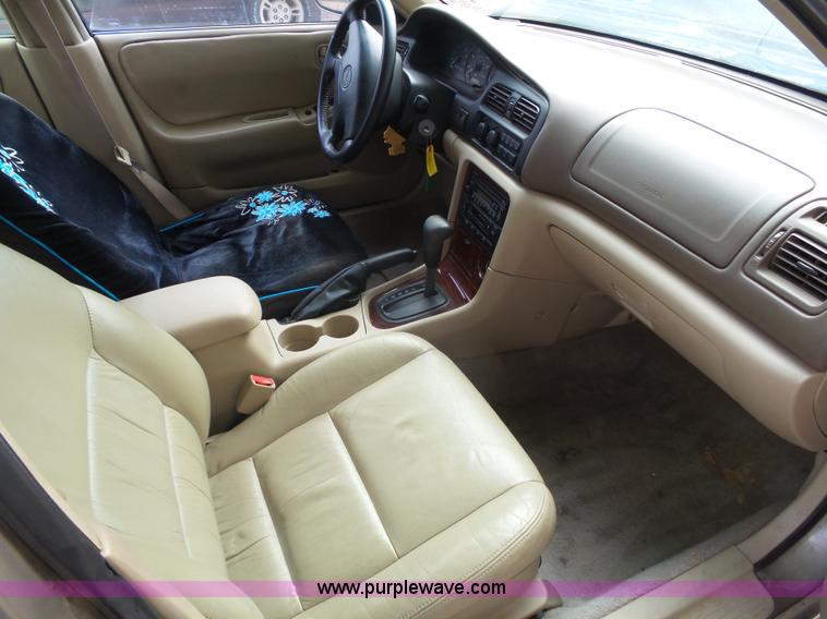 image for item BY9575 1999 Mazda 626 ES