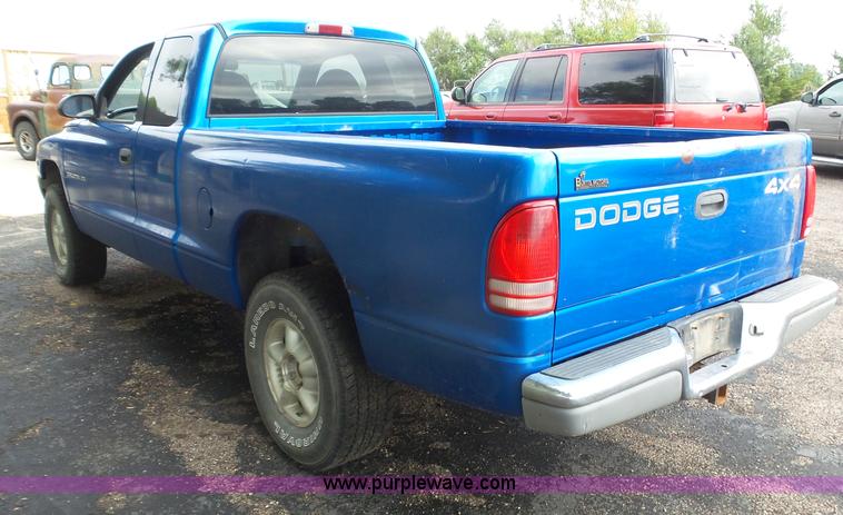 image for item BY9578 1998 Dodge Dakota SLT Club Cab pickup truck