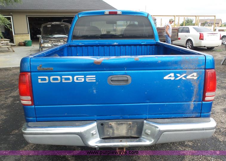 image for item BY9578 1998 Dodge Dakota SLT Club Cab pickup truck
