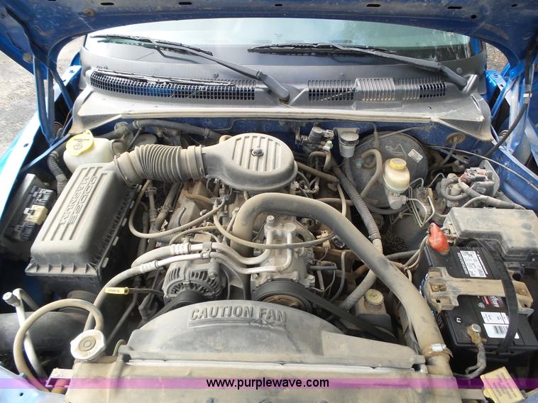 image for item BY9578 1998 Dodge Dakota SLT Club Cab pickup truck