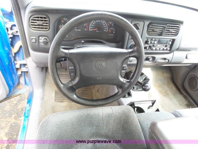 image for item BY9578 1998 Dodge Dakota SLT Club Cab pickup truck