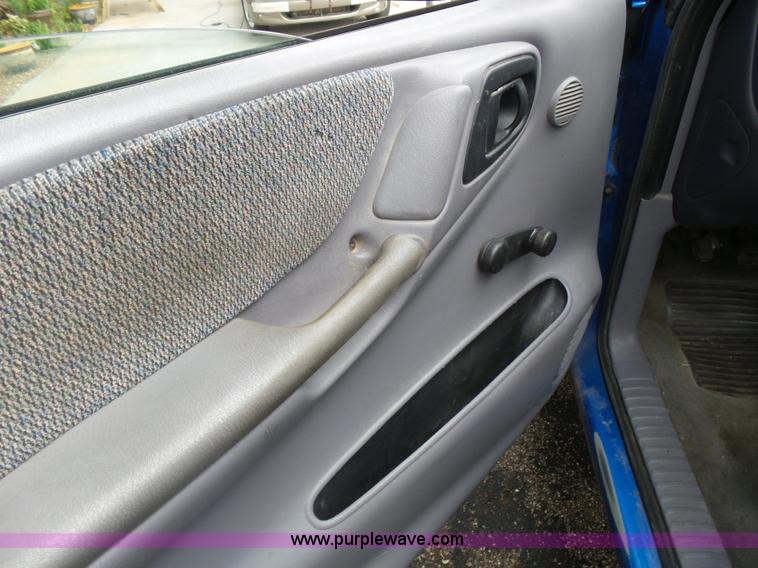 image for item BY9578 1998 Dodge Dakota SLT Club Cab pickup truck