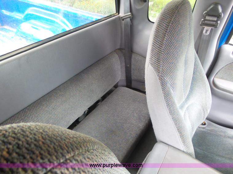 image for item BY9578 1998 Dodge Dakota SLT Club Cab pickup truck