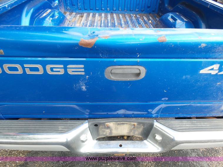 image for item BY9578 1998 Dodge Dakota SLT Club Cab pickup truck