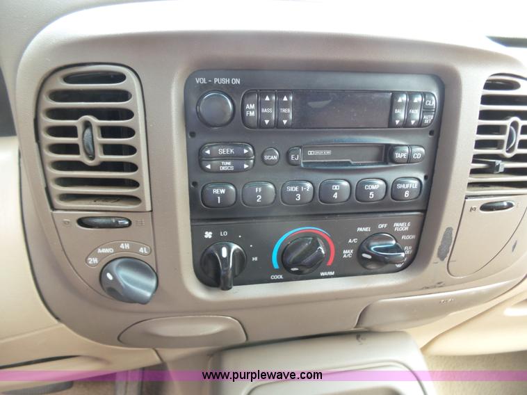 image for item BY9579 1998 Ford Expedition Eddie Bauer SUV