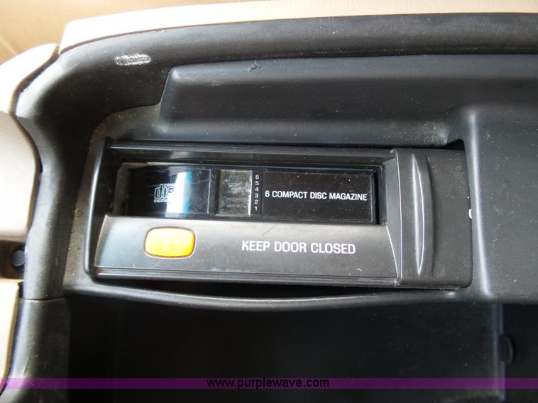 image for item BY9579 1998 Ford Expedition Eddie Bauer SUV