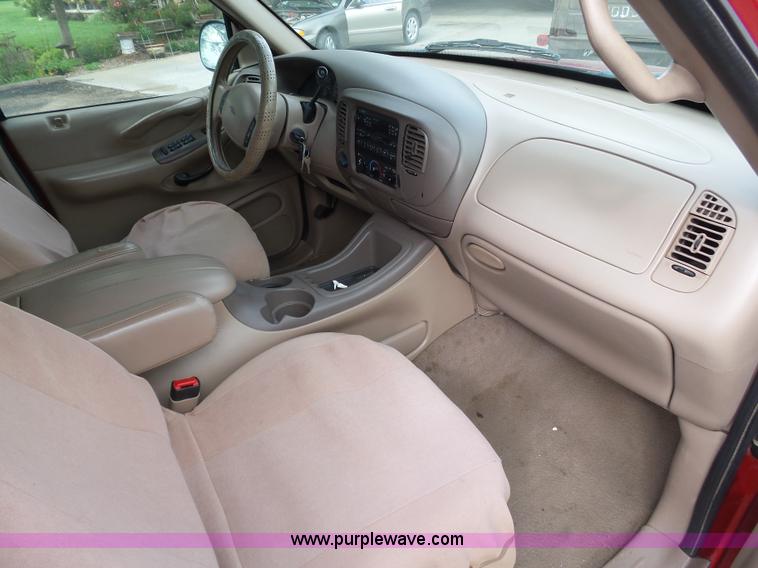 image for item BY9579 1998 Ford Expedition Eddie Bauer SUV