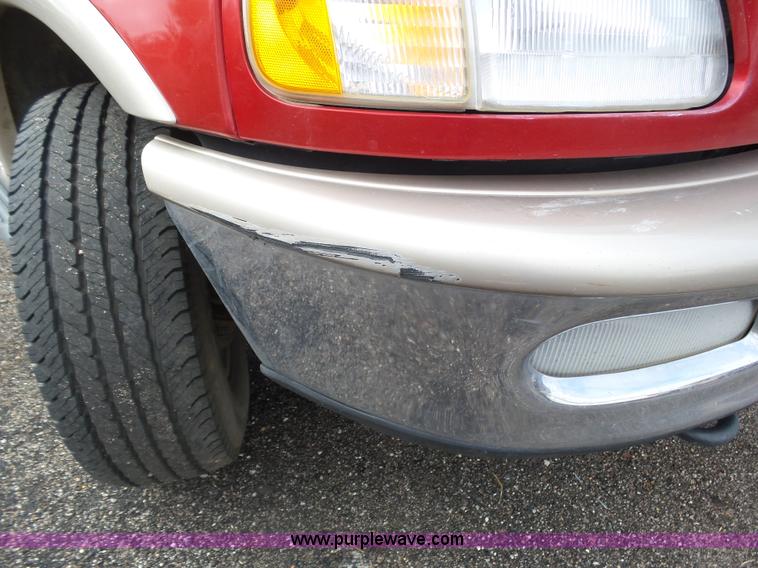 image for item BY9579 1998 Ford Expedition Eddie Bauer SUV