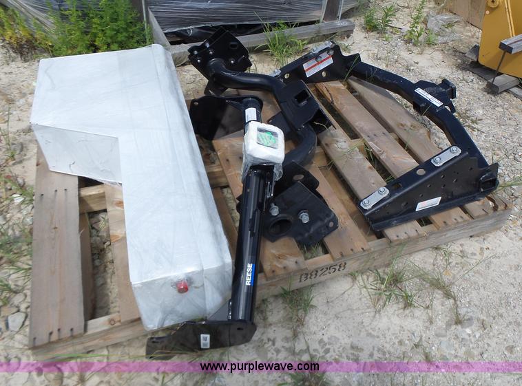 image for item CC9312 Hitches and toolbox