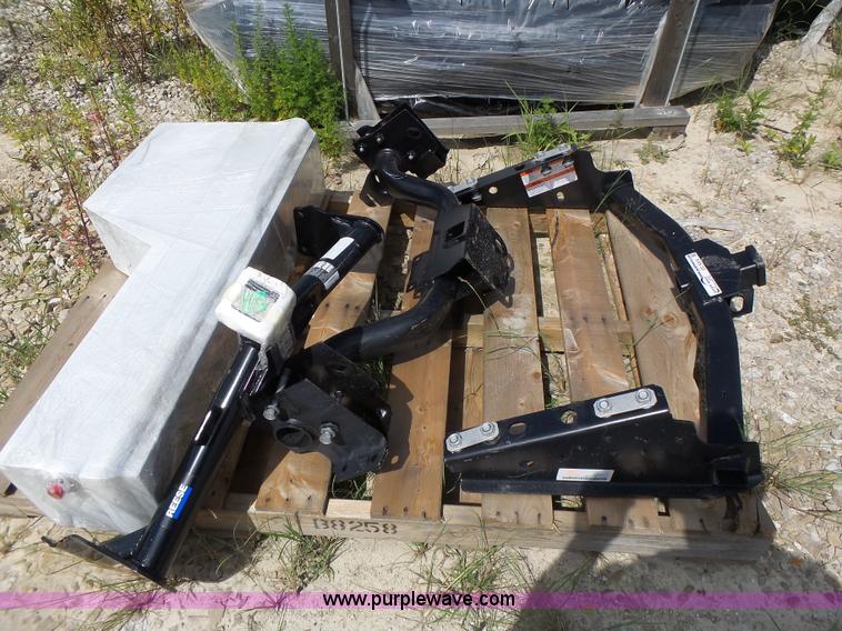 image for item CC9312 Hitches and toolbox