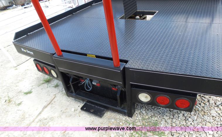 image for item CC9322 Pro Spear flatbed