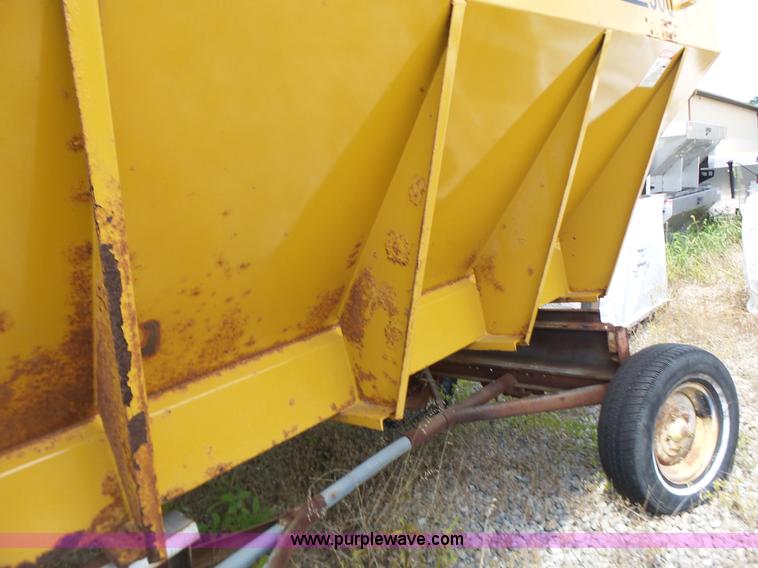 image for item CC9341 Hi-way E12500 spreader