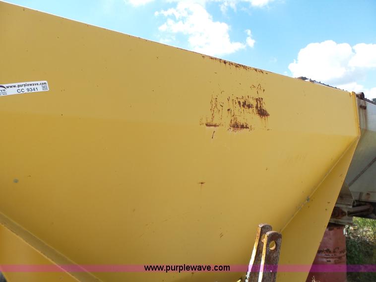 image for item CC9341 Hi-way E12500 spreader