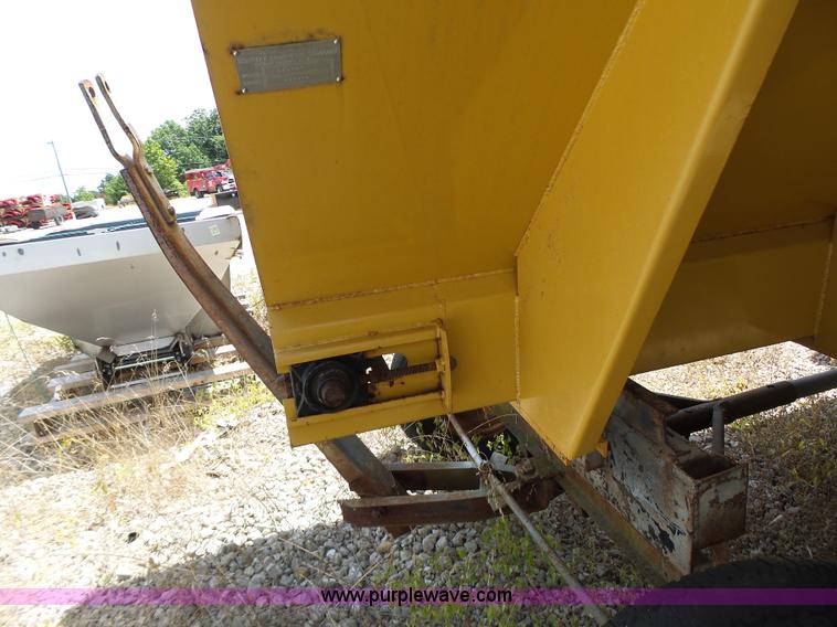 image for item CC9341 Hi-way E12500 spreader