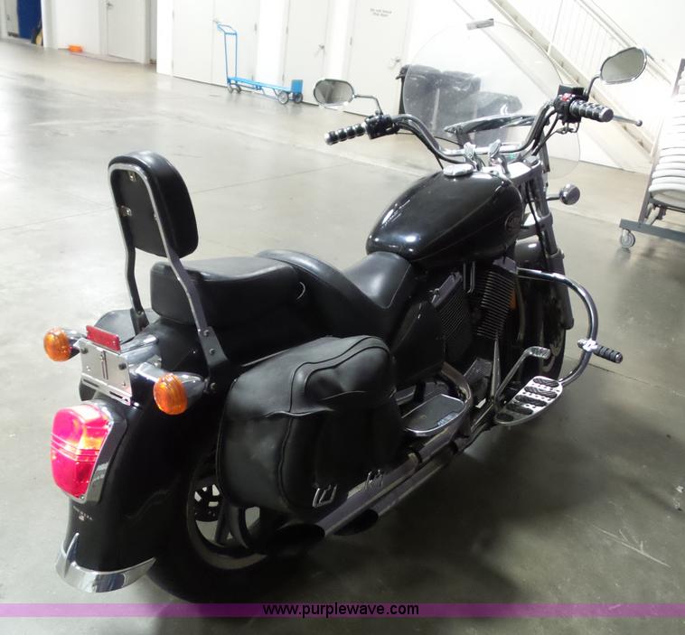 image for item CD9001 2000 Victory V92C Custom Cruiser motorcycle
