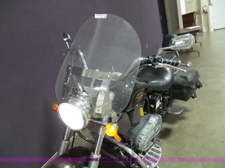 image for item CD9001 2000 Victory V92C Custom Cruiser motorcycle