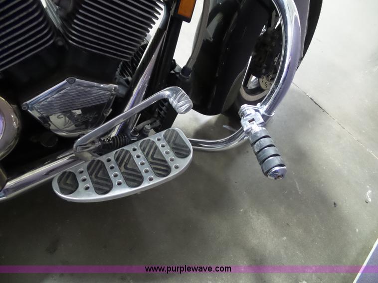 image for item CD9001 2000 Victory V92C Custom Cruiser motorcycle