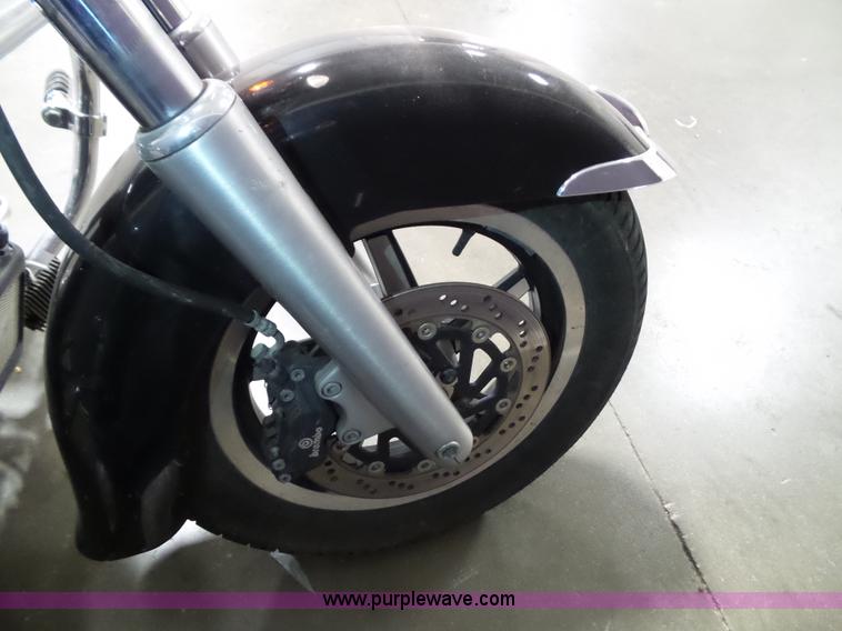 image for item CD9001 2000 Victory V92C Custom Cruiser motorcycle