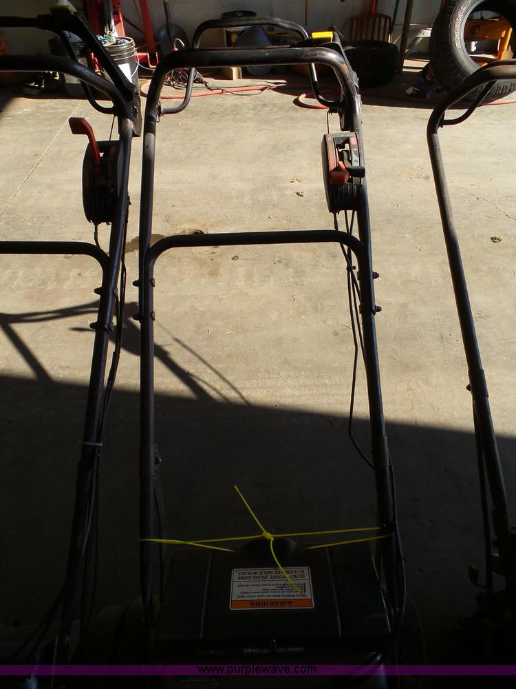 image for item CD9051 (4) Honda HRC lawn mowers