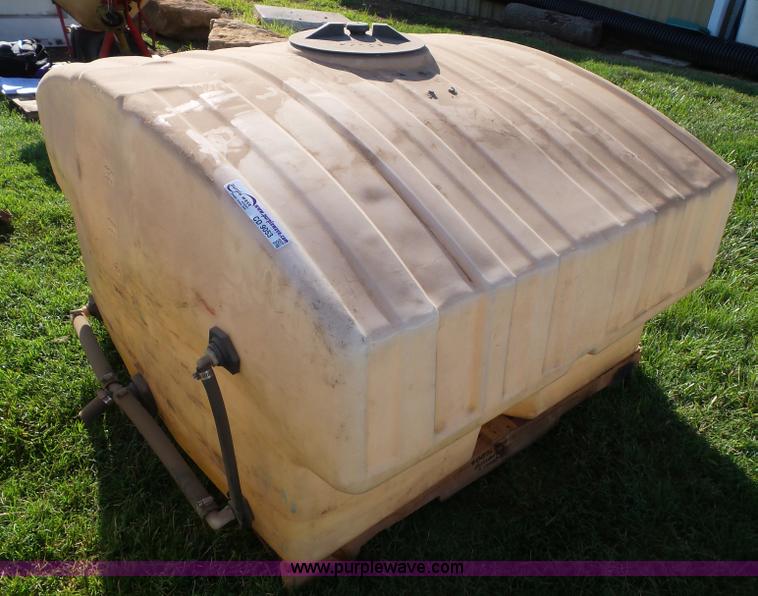 image for item CD9053 (2) 300 gallon poly tanks