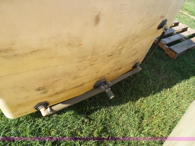 image for item CD9053 (2) 300 gallon poly tanks