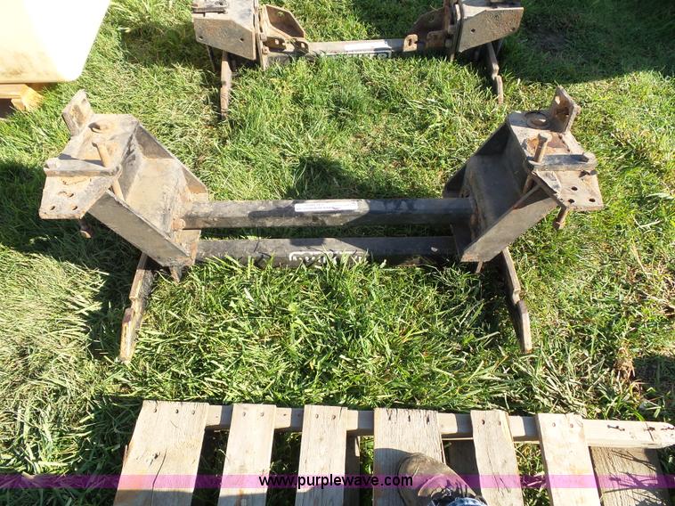 image for item CD9056 Hiniker plow mount bracket