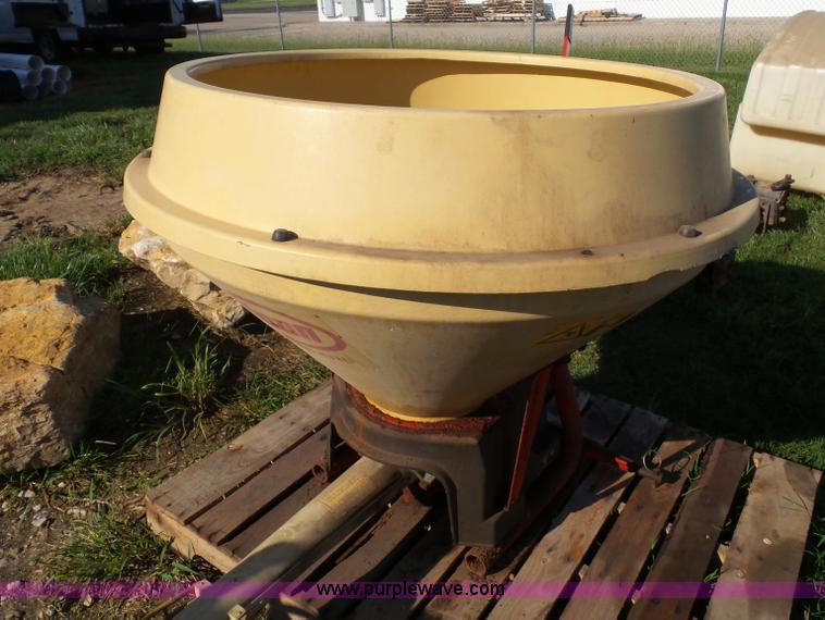 image for item CD9058 Vicon spreader