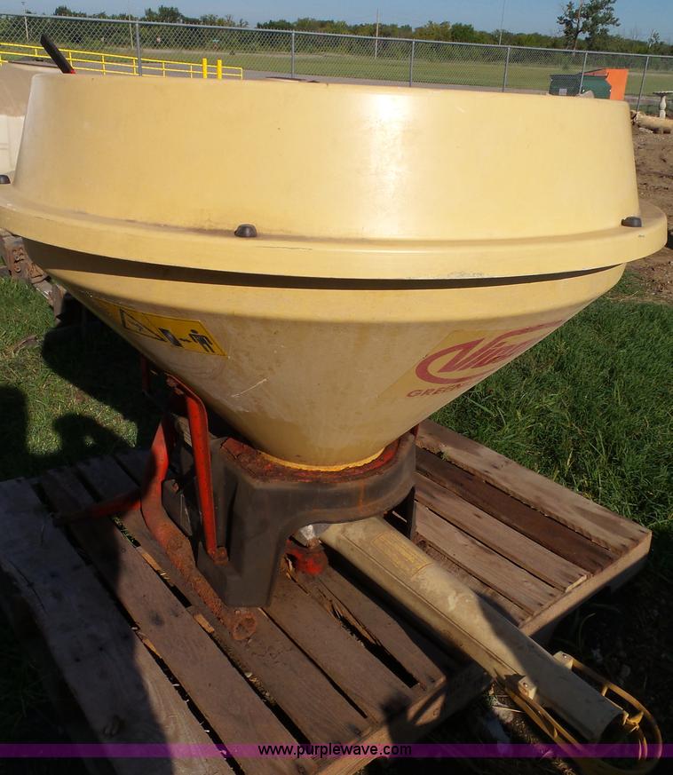 image for item CD9058 Vicon spreader