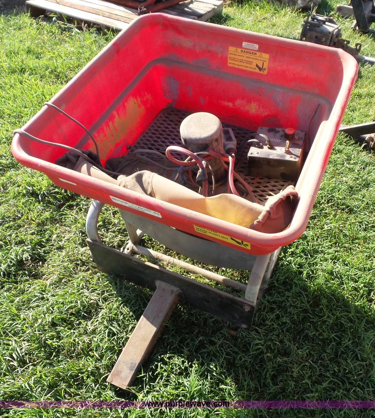 image for item CD9060 Earthway Ev-N-Spred spreader