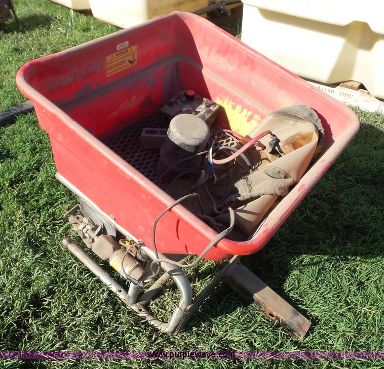 image for item CD9060 Earthway Ev-N-Spred spreader