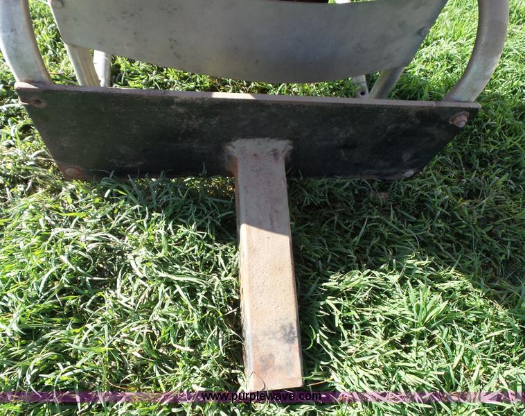 image for item CD9060 Earthway Ev-N-Spred spreader